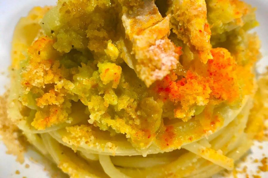 Spaghettoni sgombro broccolo e mollica atturrata